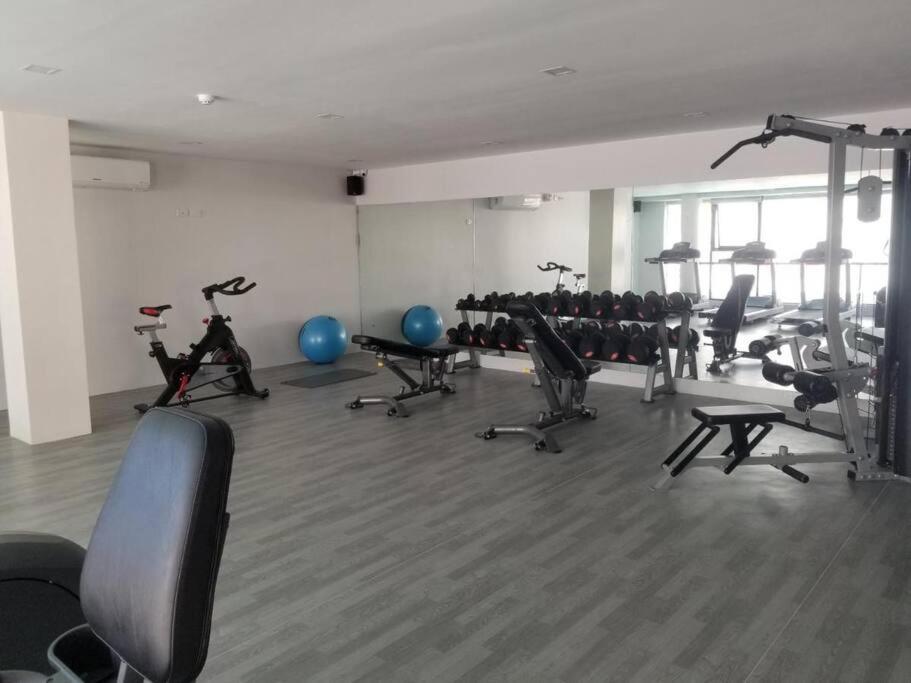 Spacious 2 Bedroom 42Sqm Condo Unit Iloilo City Exteriör bild