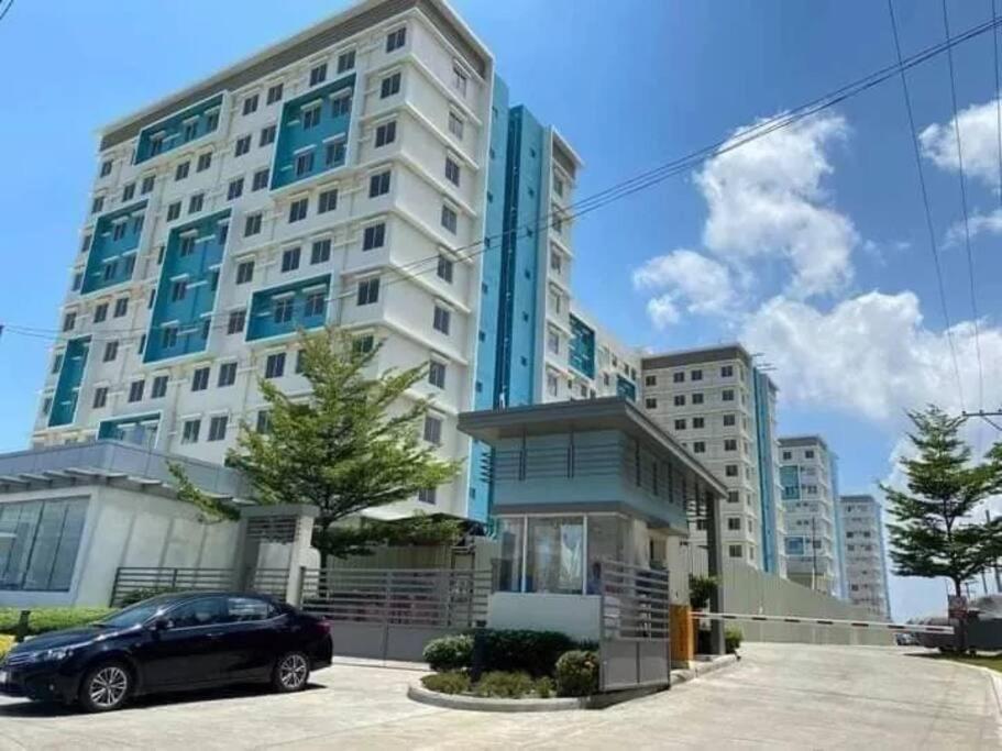 Spacious 2 Bedroom 42Sqm Condo Unit Iloilo City Exteriör bild
