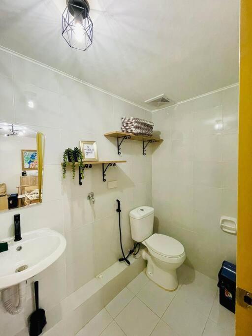 Spacious 2 Bedroom 42Sqm Condo Unit Iloilo City Exteriör bild