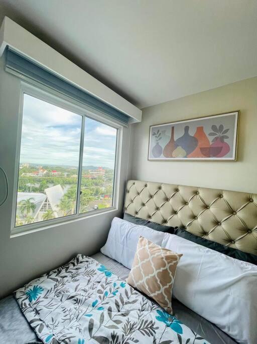 Spacious 2 Bedroom 42Sqm Condo Unit Iloilo City Exteriör bild