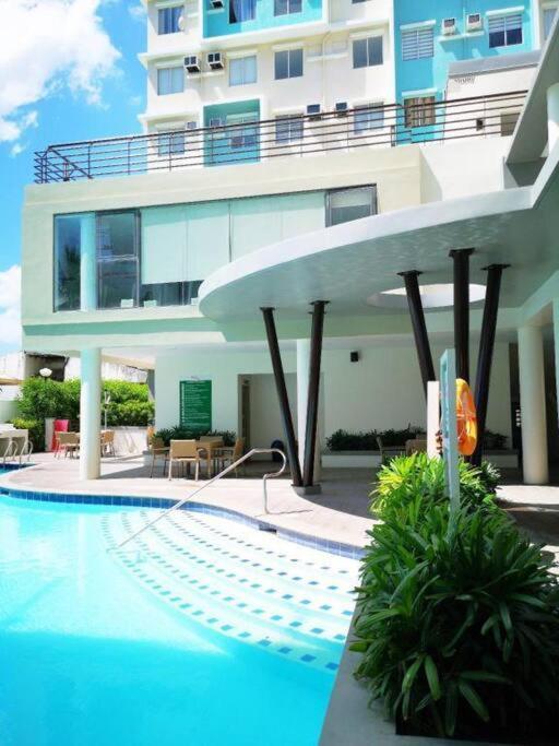 Spacious 2 Bedroom 42Sqm Condo Unit Iloilo City Exteriör bild