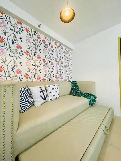 Spacious 2 Bedroom 42Sqm Condo Unit Iloilo City Exteriör bild